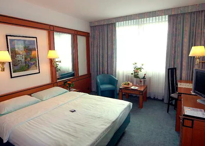 Hotel Amadeus Frankfurt 4*